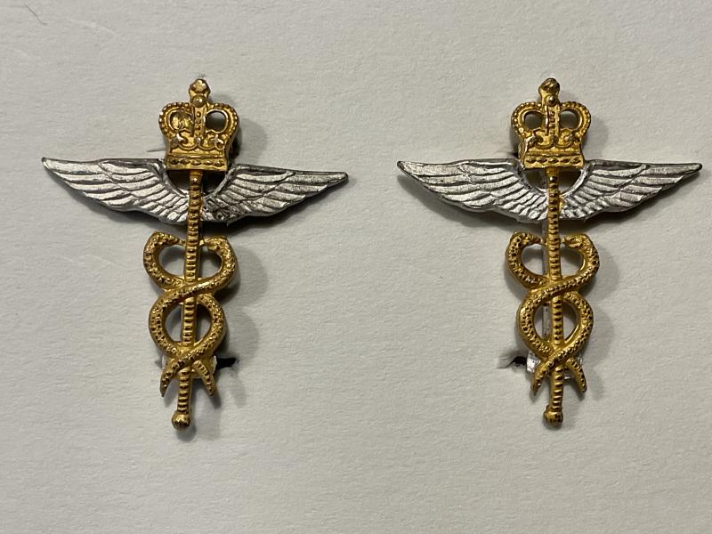 Gradia Militaria -  Q/C RAF medical Officers mess dress collar badges