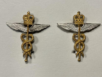 Gradia Militaria -  Q/C RAF medical Officers mess dress collar badges