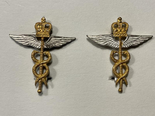 Gradia Militaria -  Q/C RAF medical Officers mess dress collar badges