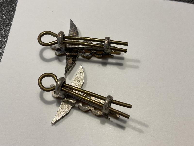 Q/C RAF medical Officers mess dress collar badges