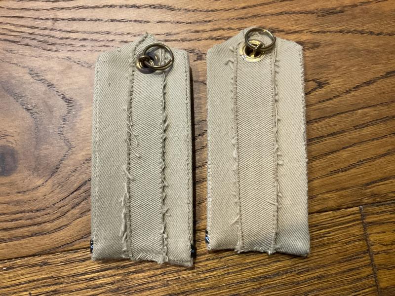 WW2 RAF Pilot Officers rank shoulder boards.