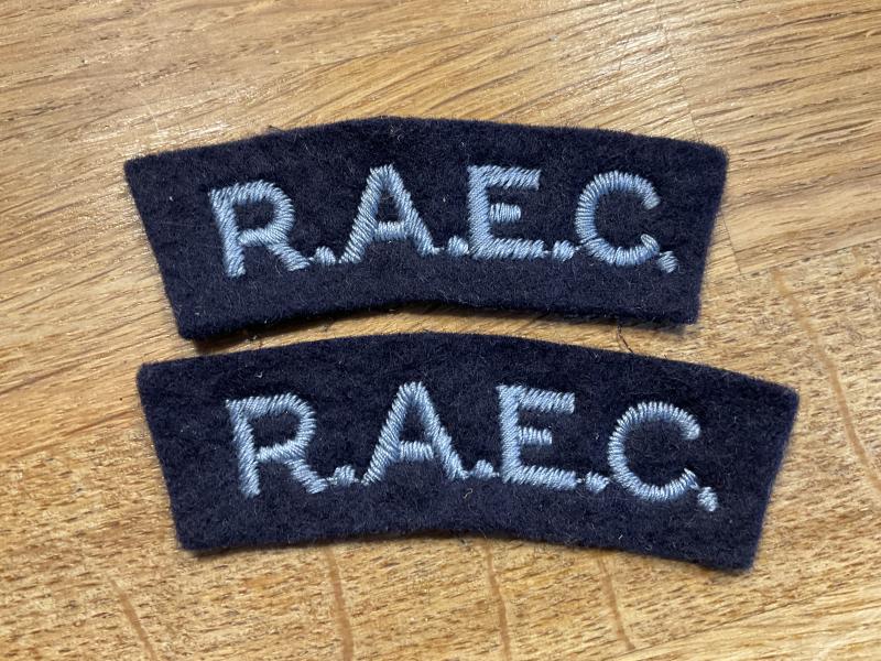 Gradia Militaria -  R.A.E.C (Royal Army Education Corps) cloth titles