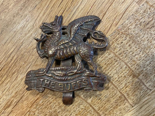 Gradia Militaria -  East Kent Regiment (The Buffs) cap badge