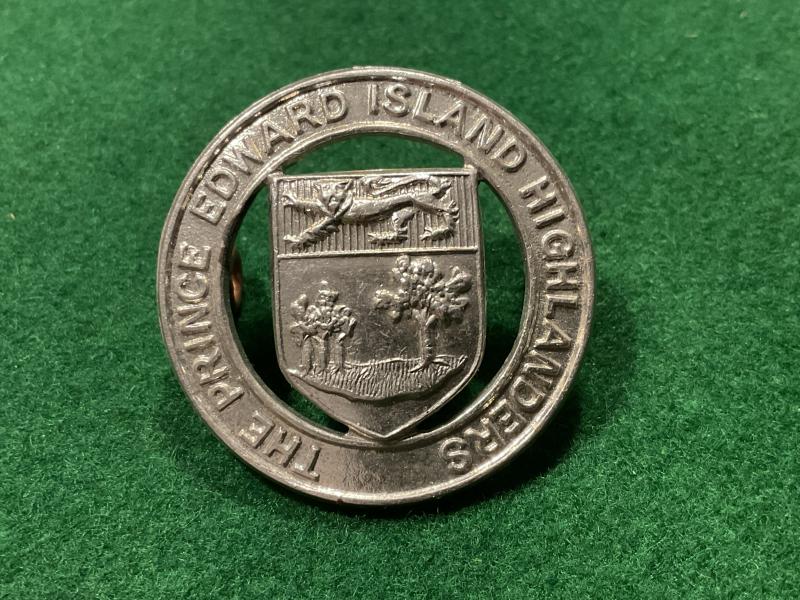 Gradia Militaria -  The Prince Edward Island Highlanders collar badge