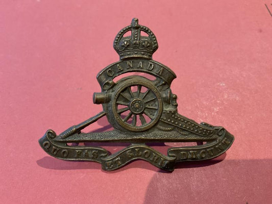 Gradia Militaria -  WW1 CEF Canadian Field Artillery cap badge.