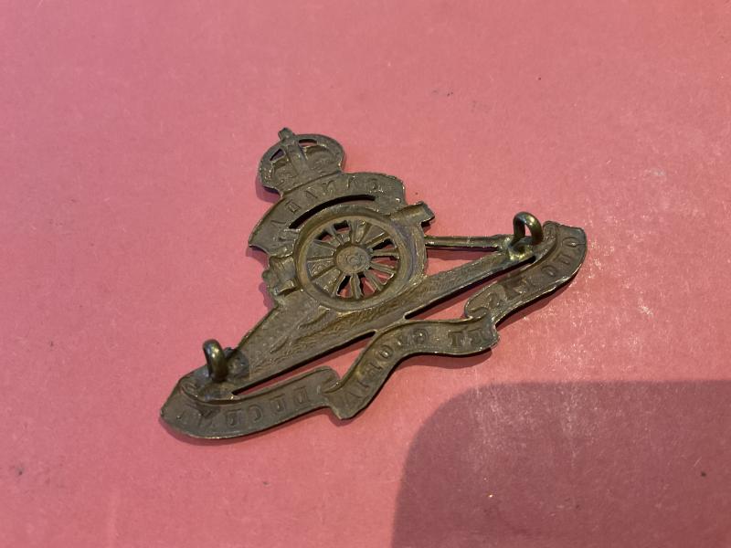 WW1 CEF Canadian Field Artillery cap badge.