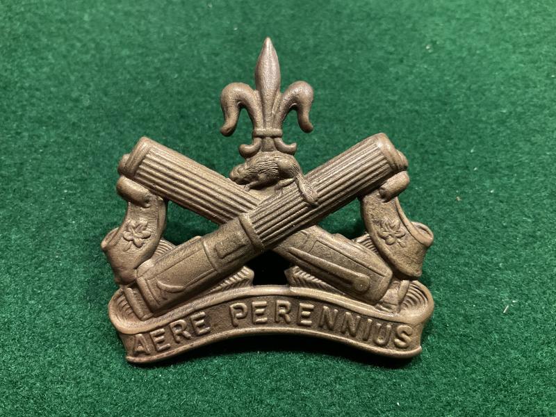 Gradia Militaria -  WW2 Canadian Le Regt de la Chaudiere cap badge.