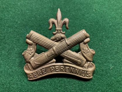 Gradia Militaria -  WW2 Canadian Le Regt de la Chaudiere cap badge.