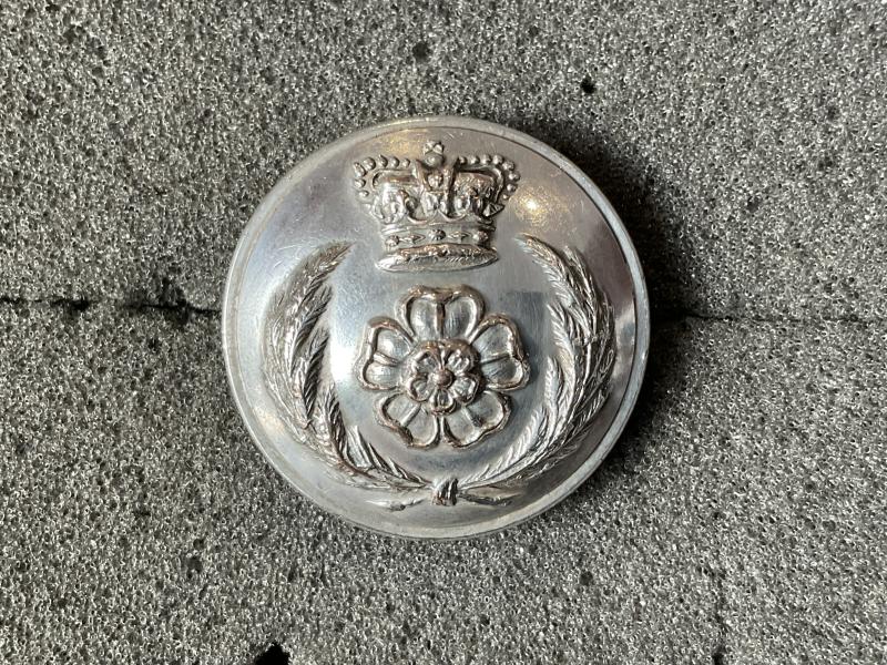 Gradia Militaria -  1st Royal Lancashire Militia (Duke of Lancasters Own ) button .