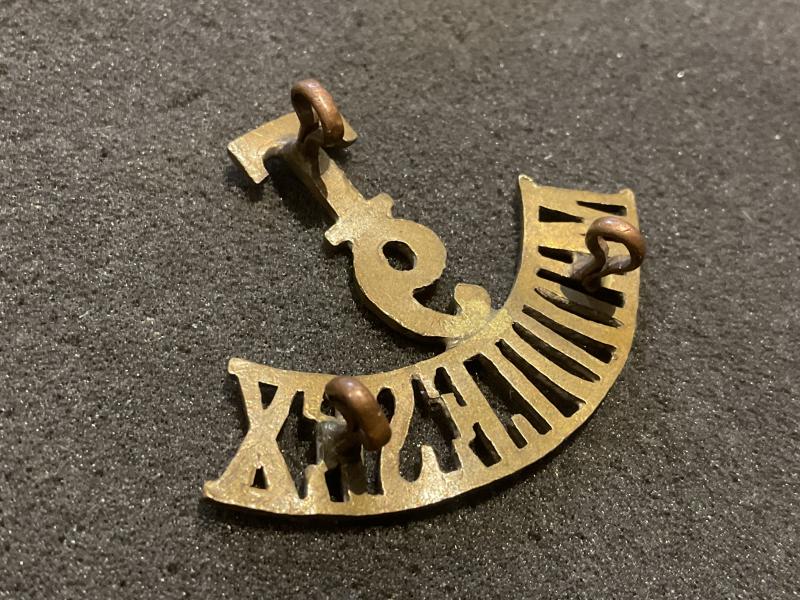 WW1 T/9 MIDDLESEX brass ORs shoulder title.