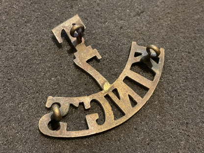 WW1 7/T KINGS brass other ranks shoulder title.