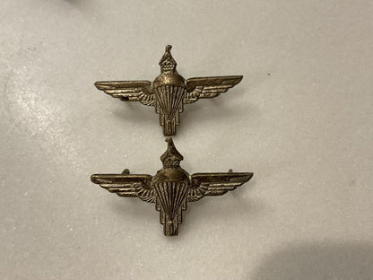 Gradia Militaria -  Zimbabwe Parachute Regiment collar badges