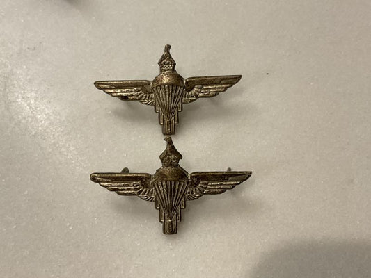 Gradia Militaria -  Zimbabwe Parachute Regiment collar badges
