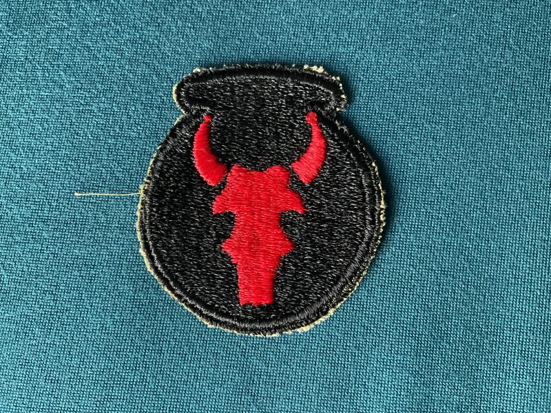 Gradia Militaria -  WW2 U.S Army 34th Infantry Division green back patch.