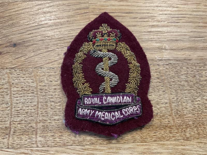 Gradia Militaria -  Q/C Royal Canadian Medical Corps officers beret badge.