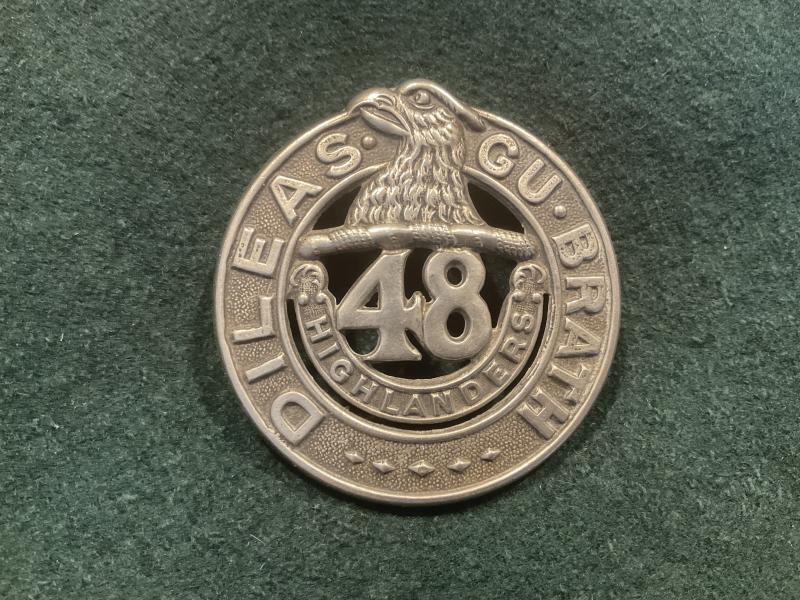 Gradia Militaria -  48th Highlanders of Canada glengarry badge.