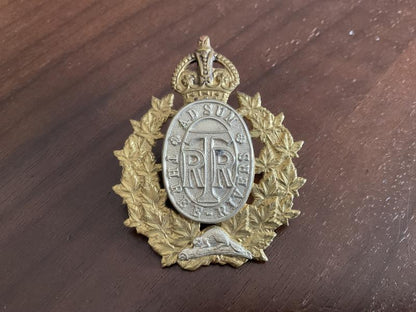 Gradia Militaria -  WW2 Canadian The Three Rivers Regiment ( Tank) Cap badge