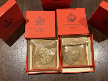 Gradia Militaria -  WW2 Silver A.R.P badge in original Red cardboard box of issue