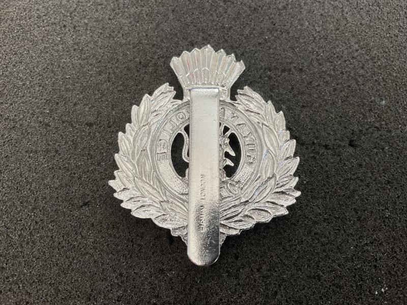 Guyana Police senior officers white metal & enamel cap badge