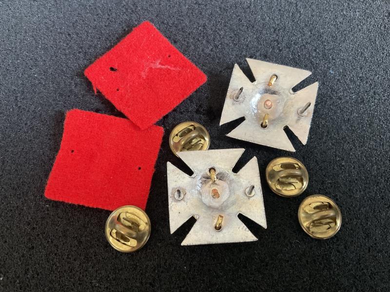 Duke of Edinburghs Royal Regiment collar badges