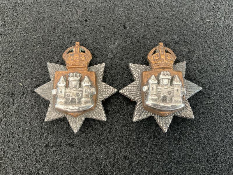 Gradia Militaria -  WW1/2 East Surrey Regiment officers collar badges.