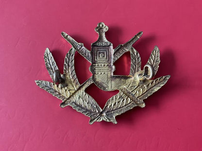 Oman; Pre 1990 royal Guard of Oman O.Rs cap badge.