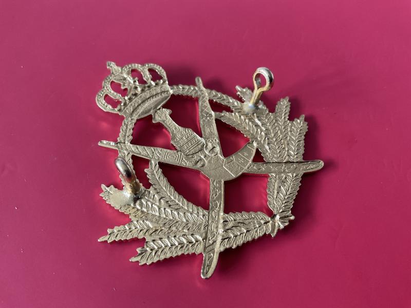 Oman Royal Guard gilt other ranks cap badge