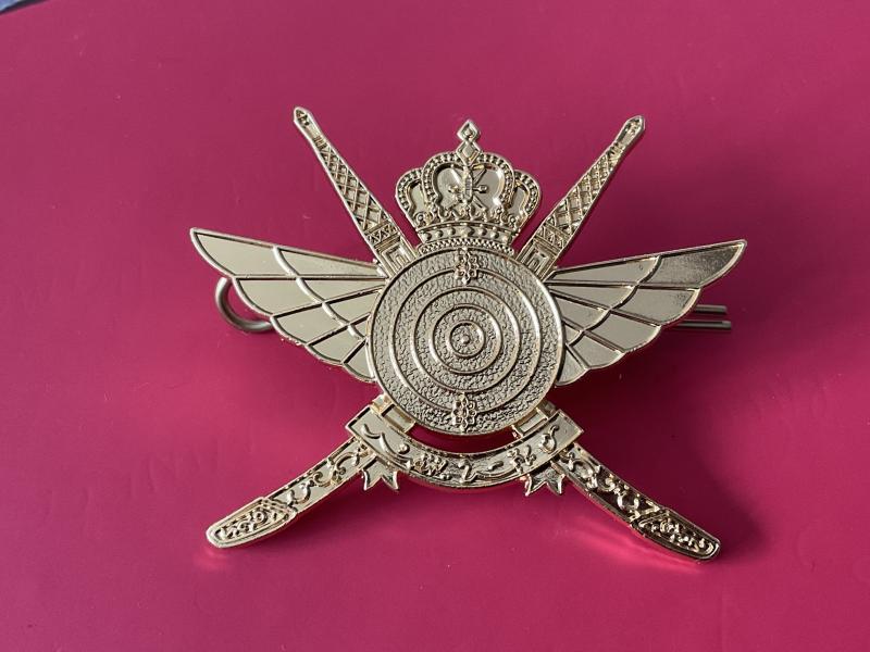 Gradia Militaria -  Sultans Special Forces (SSF) of Omans beret badge by Firmin.
