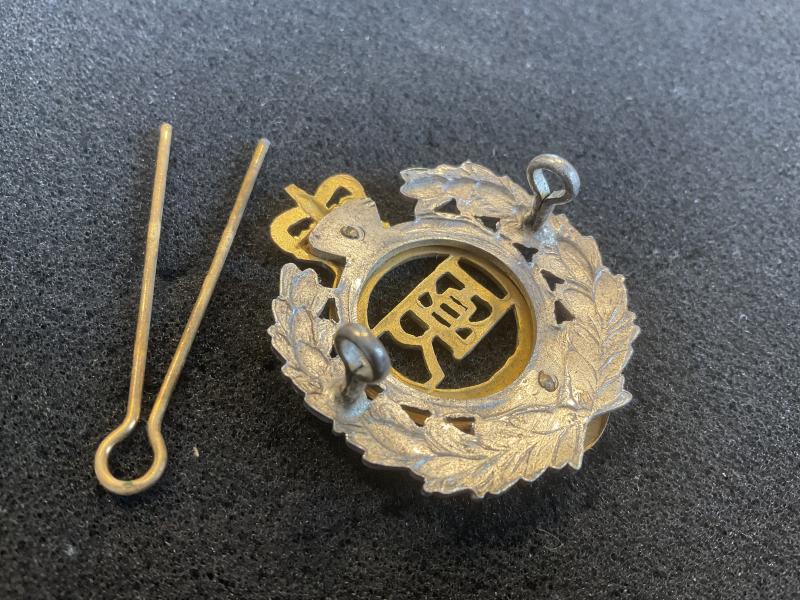 Post 1952 Royal Engineers officers cap badge.