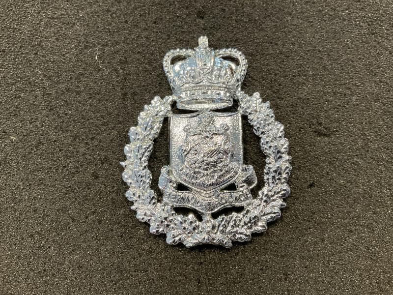 Gradia Militaria -  Q/C Bermuda Police cap badge.