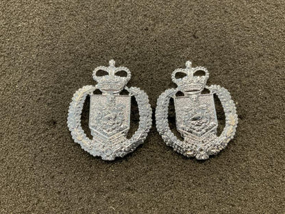 Gradia Militaria -  Q/C Bermuda Police collar badges