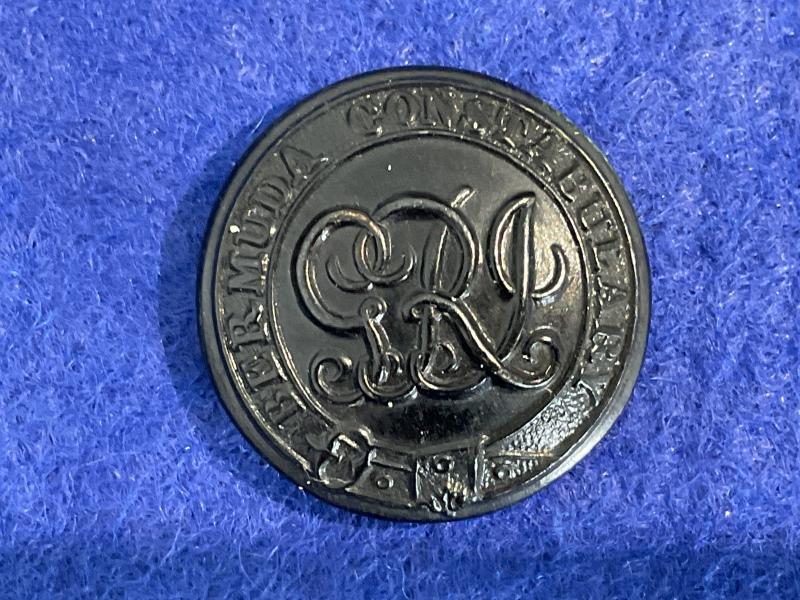 Gradia Militaria -  Bermuda Police George V blackened brass button.