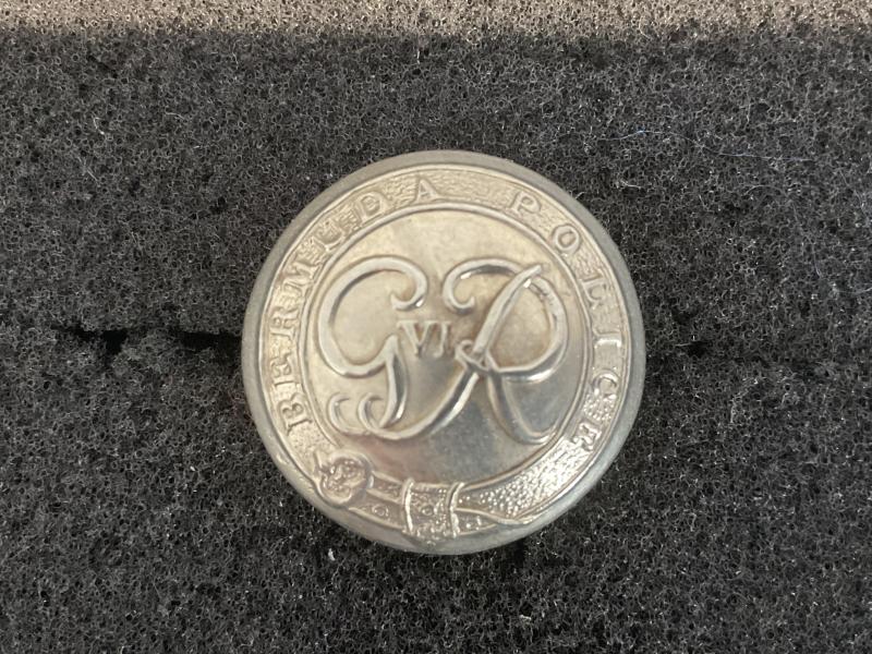 Gradia Militaria -  George V Bermuda Police button by Hobson.