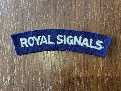 Gradia Militaria -  WW2 ROYAL SIGNALS paste back shoulder title