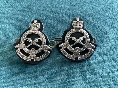 Gradia Militaria -  Federation of Malay Police collar badges 1950-60s