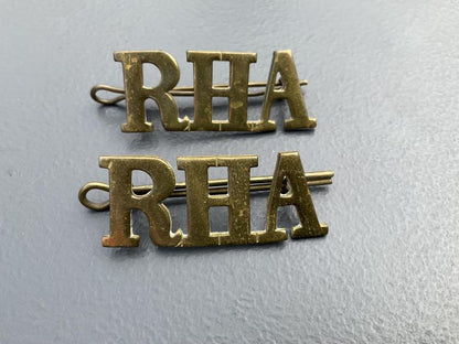Gradia Militaria -  WW1/2 R.H.A (Royal Horse Artillery) brass shoulder titles.