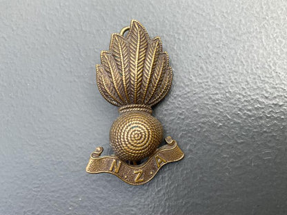 Gradia Militaria -  WW1 N.Z.A officers collar/ field service cap badge by Firmin.