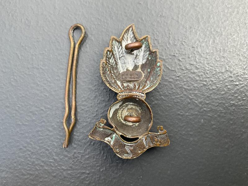 WW1 N.Z.A officers collar/ field service cap badge by Firmin.