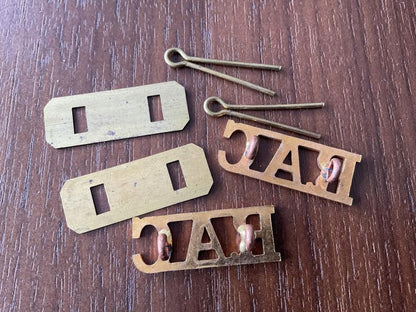 WW2 R.A.C (Royal Armoured Corps) brass shoulder titles