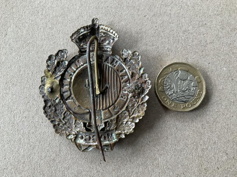 QVC Royal Malta Militia 1889-1903 cap badge.