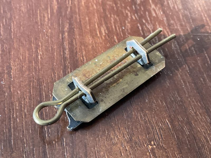 WW1 Royal Irish Rifles (R.I.R) brass O.Rs shoulder title