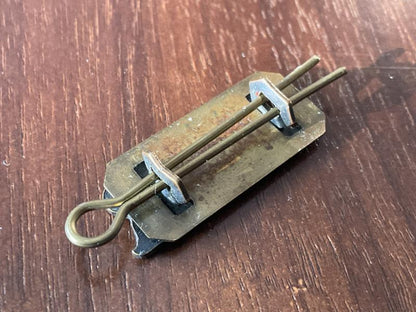 WW1 Royal Irish Rifles (R.I.R) brass O.Rs shoulder title