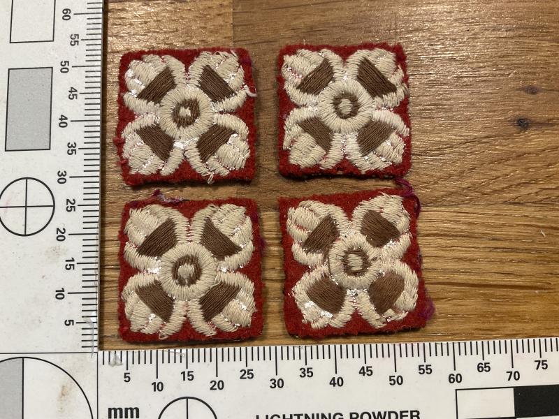 Gradia Militaria -  WW2 British/Commonwealth Infantry officers rank crowns x 4