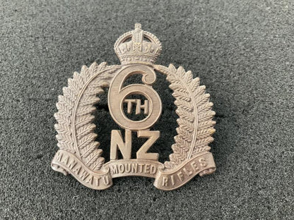 Gradia Militaria -  WW1 N.Z 6th Manawatu Mounted Rifles cap badge