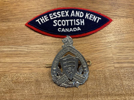 Gradia Militaria -  The Essex & Kent Scottish of Canada cap badge & title.