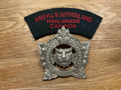 Gradia Militaria -  Argyll & Sutherland Highlanders of Canada cap badge & title.