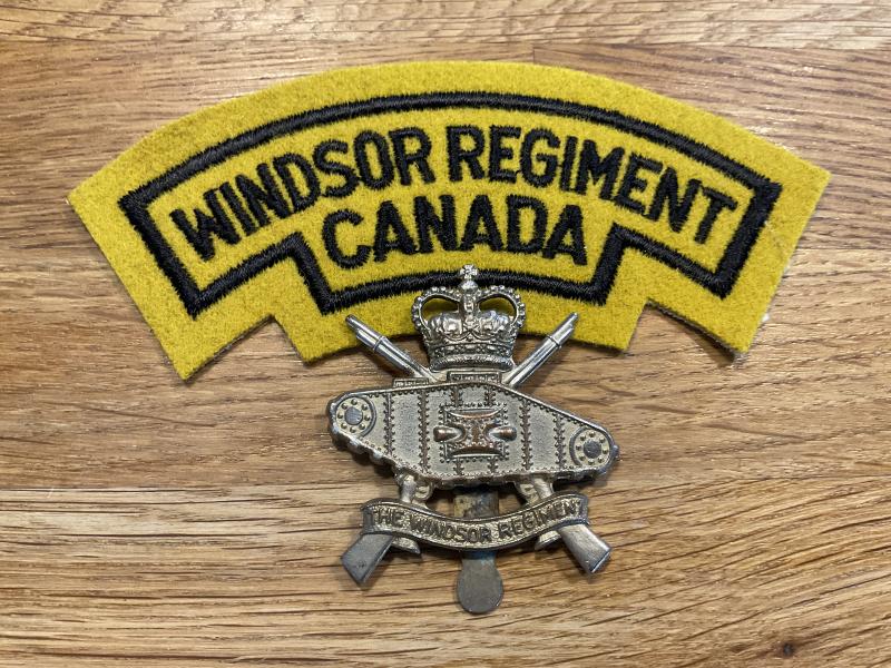 Gradia Militaria -  Canada; Windsor Regiment (1949-53) cap badge & title