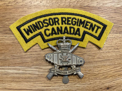 Gradia Militaria -  Canada; Windsor Regiment (1949-53) cap badge & title