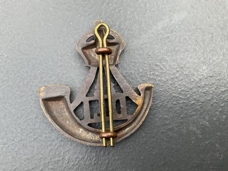 WW1/2 Durham Light Infantry O.S.D collar badge.