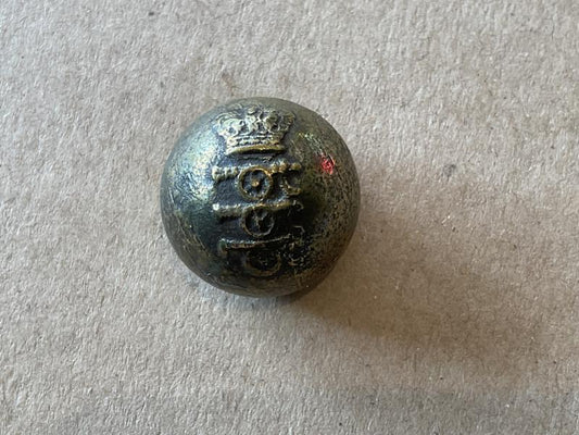 Gradia Militaria -  Q.V.C Royal Artillery brass ball button circa 1855-73